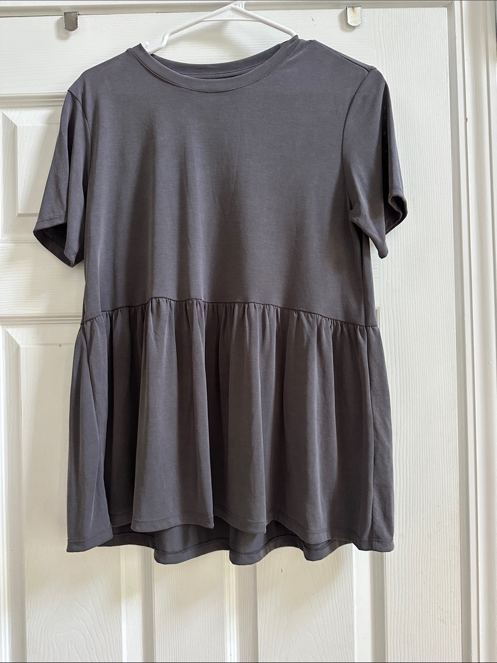 American Eagle Outfitters Short Sleeve Peplum Top in Charcoal Gray